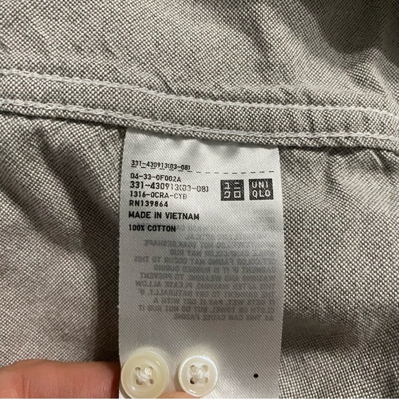 Uniqlo Slim Fit Gray Cotton Long Sleeve Button Down Shirt - Picture 5 of 5